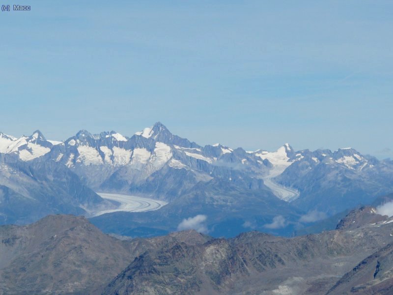 Ampliamos las vistas hacia el Aletschglesser, el glaciar mas grande de los Alpes.