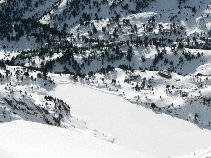 La zona del refugio desde las alturas.