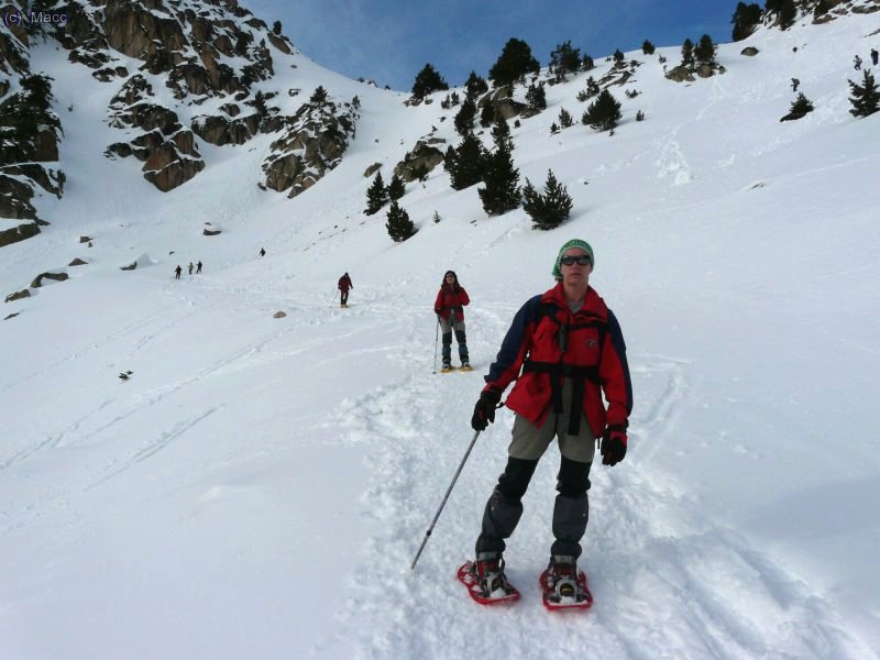 Dejamos el refugio y iniciamos la bajada hacia Espot.