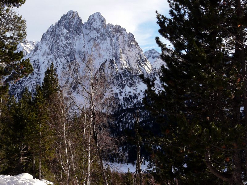 Y no podemos dejar de despedirnos de los dos iconos del parque, els Encantats y ........