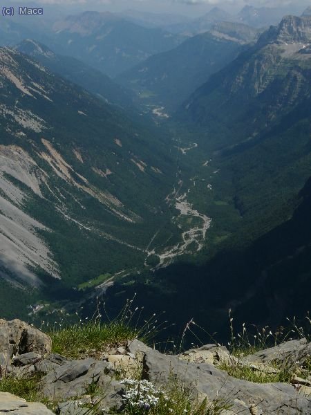 Magnifica imagen del valle de Pineta.