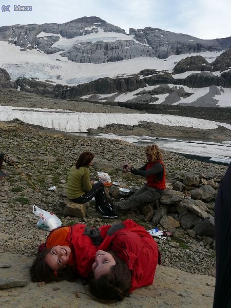 Una vez cenados es la hora de los juegos..........