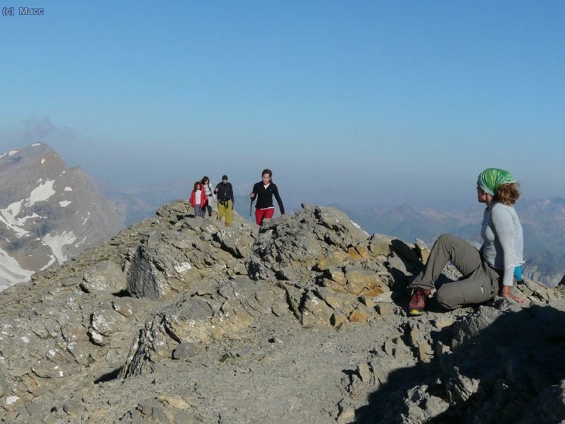 El resto del grupo afrontando los ultimos metros.