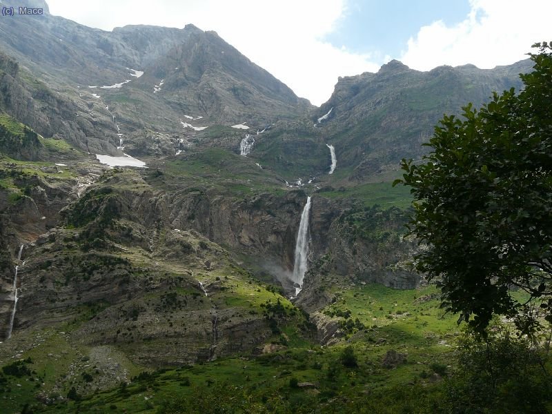 Ultimo vistazo al circo de Pineta y sus cascadas.