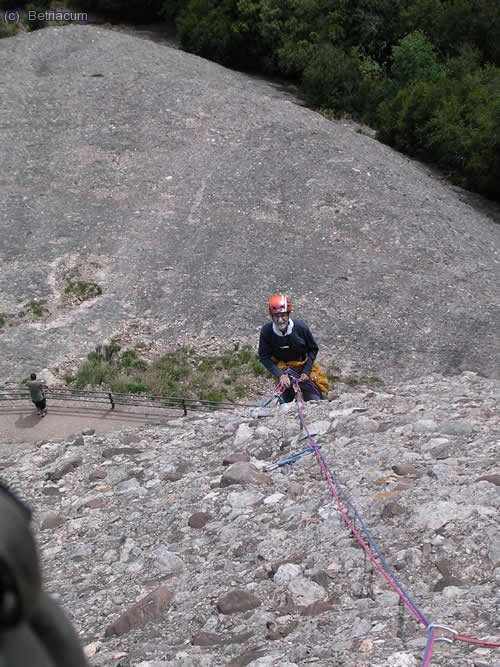 El ferran a la primera reuni&oacute; de la via del Carles (Gorro Frigi)