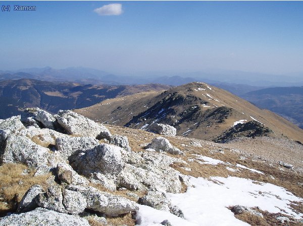 Serra de Pastuira delimitada a l&acute;esquerra pels Cingles de les Arbretes