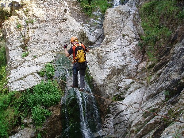 En Xavi sobrevolant la riera