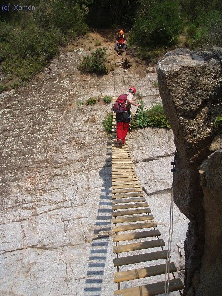 Pont i punt final a la via. Cal recuperar les forces al restaurant proper.