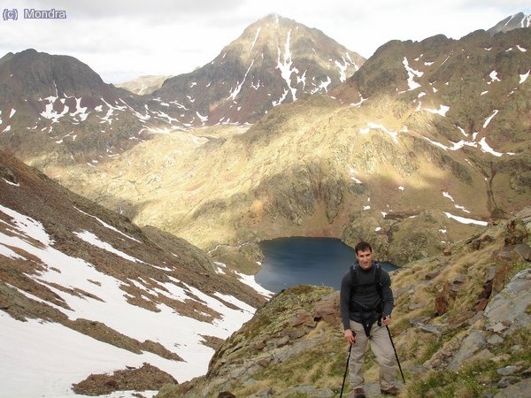 Enfilant per la Conca Gelada amb el Pic de Baborte al fons