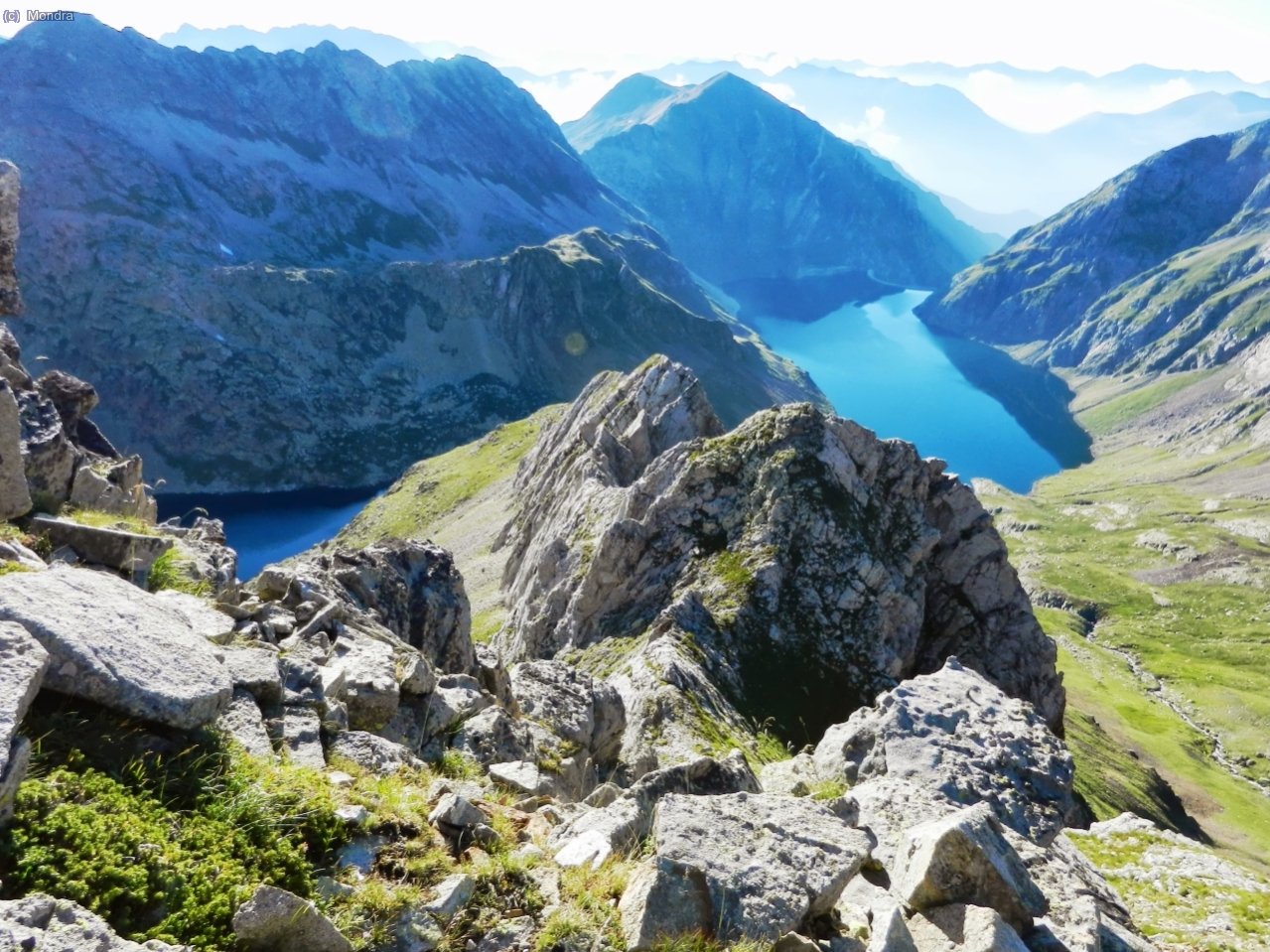 Vista enrere del tram m&eacute;s aeri i delicat