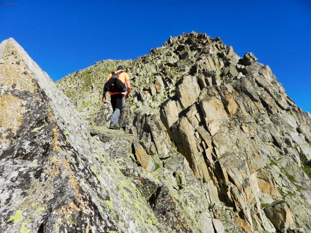 Continua la grimpada