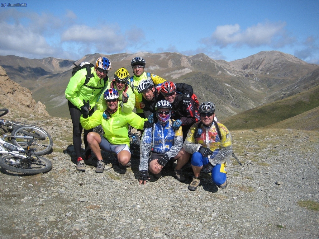 El coll dels Tres Pics,,,no veas la rasca que hacia aqu&iacute;,,joder