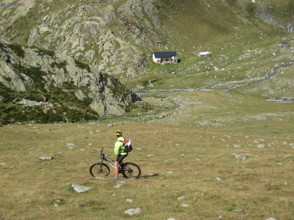 Descenso hacia el refu,,,,una gozada campo a traves
