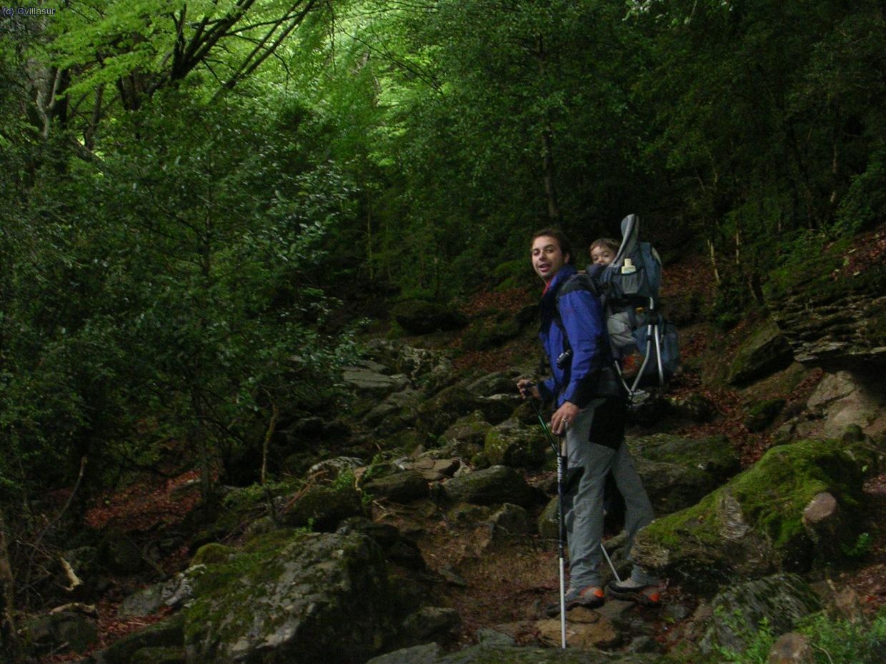 El GR-11 de subida se puede hacer durillo con 15kg a la espalda...