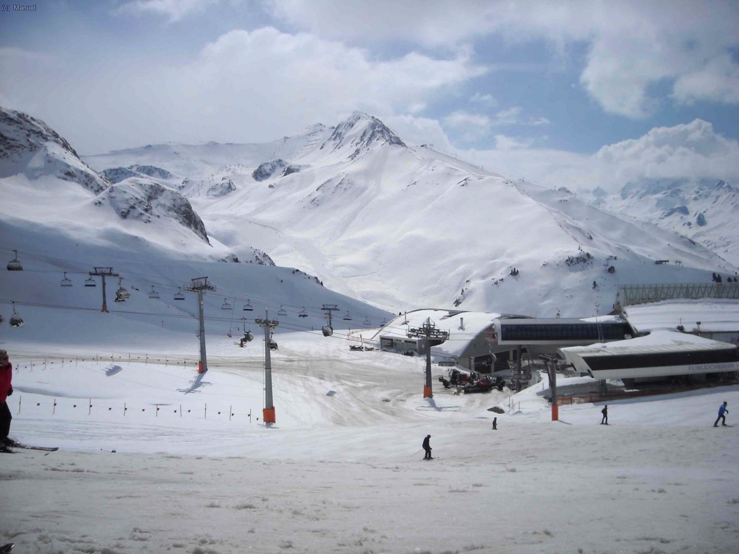 Al fondo el Pico Palinkofp, punto culminante de la Estacion Isghl