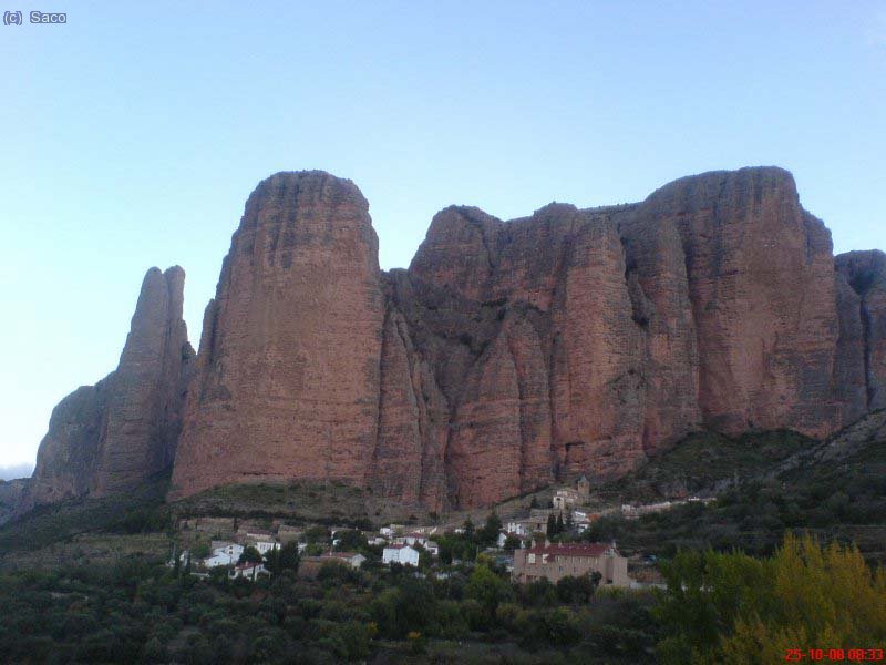 Panor&aacute;mica de los Mallos