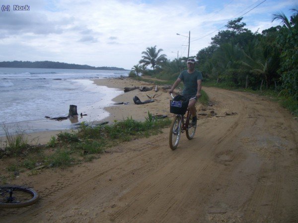 alquilamos unas bicis en bocas del toro .