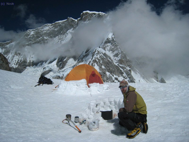 campo 1 , 5.400m.