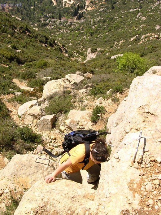 Precaució en la sortida del 2on, esglaó i més si ha plogut fa poc.