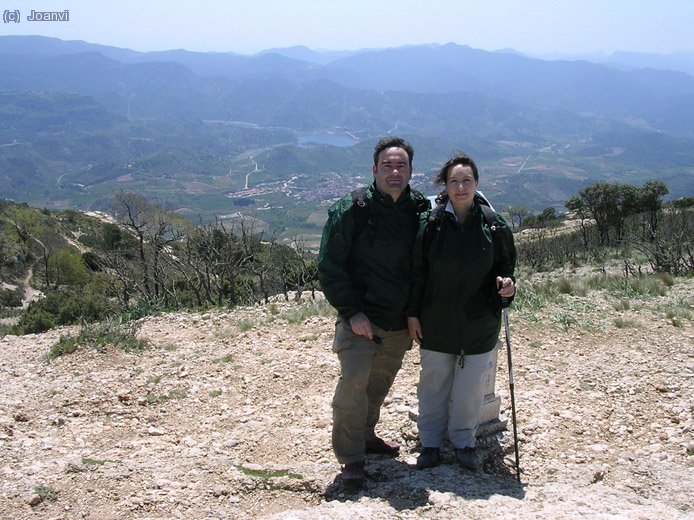 Cim Roca Corbatera, al fons Cornudella, Siurana i el Pantà del mateix nom.
