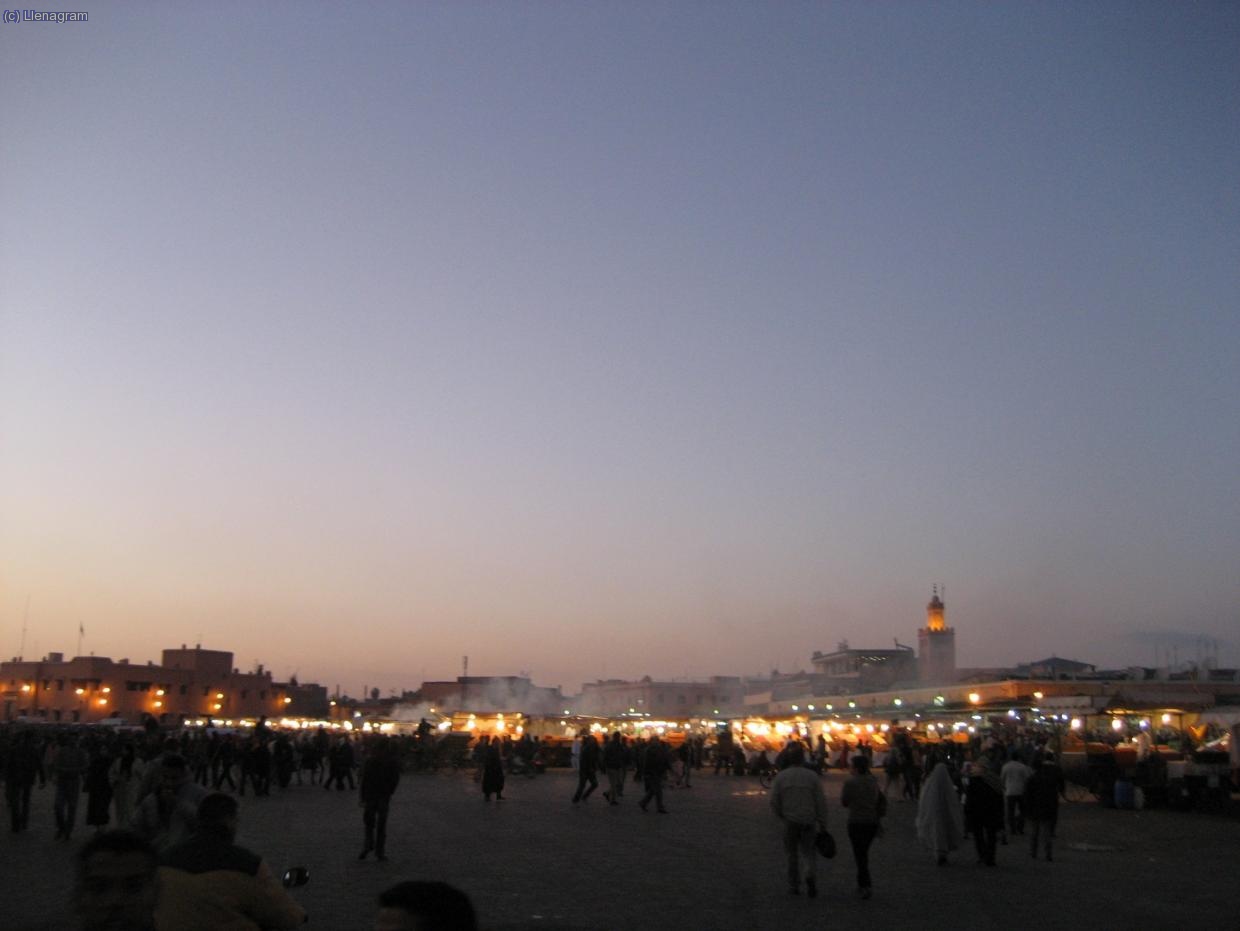 la pla&ccedil;a Djama el Fna a Marrakech.