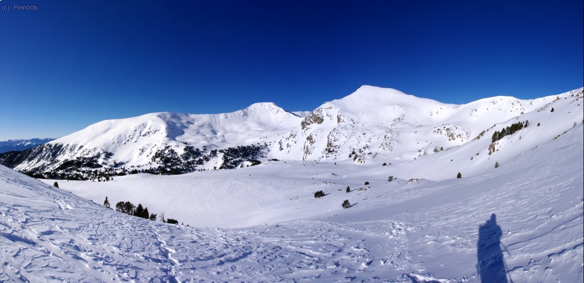 El lago, helado y nevado