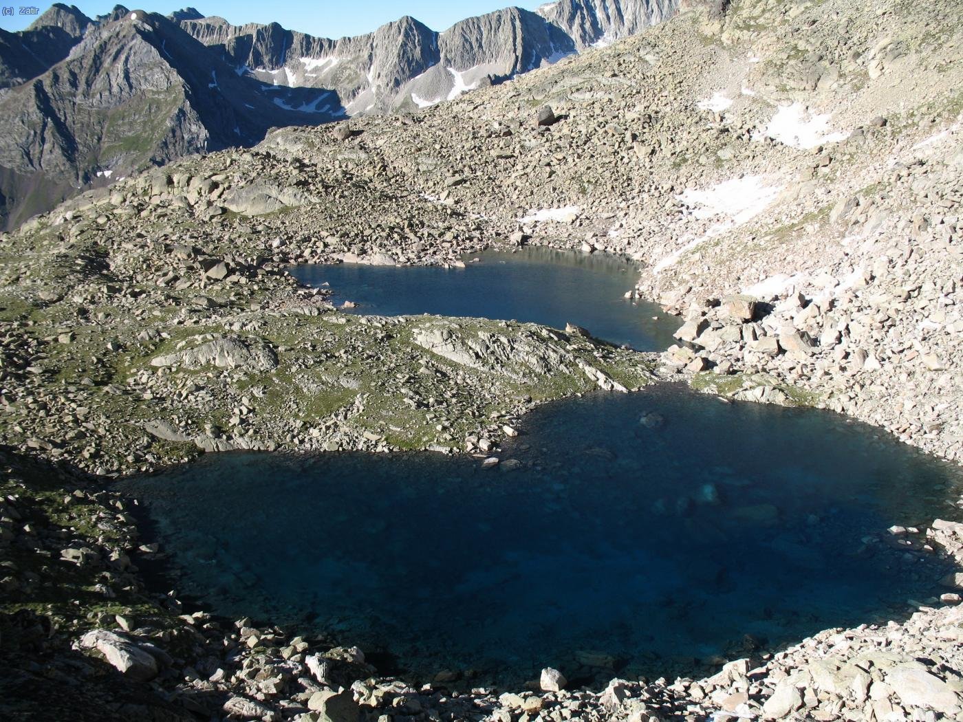 Ibons inferiors de G&iacute;as (2400aprox.), amb la cresta de Bardamina al fons.