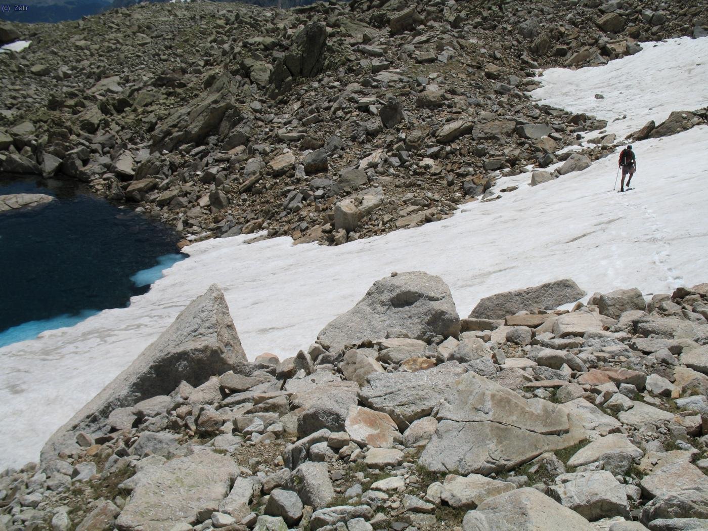 Esquivant el llac de G&iacute;as (2638m).