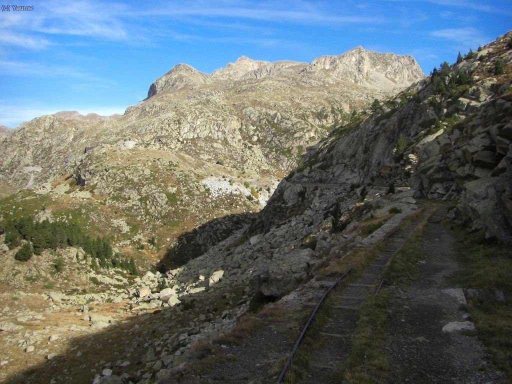 M&eacute;s tx&uacute;-tx&uacute; i all&agrave; al fons treu el cap el Pic Tort, un parell de gambades i ja hi serem (o no)...