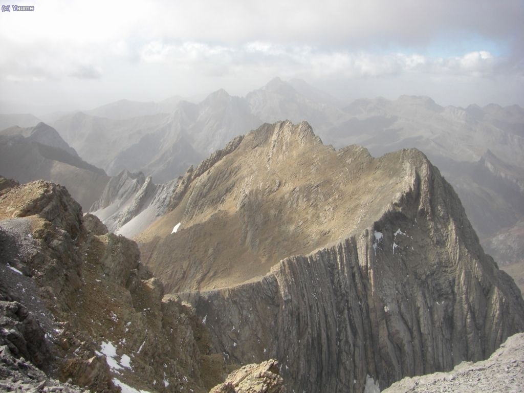 Els Gabietos des del Taill&oacute;n, i cap avall (sub&iacute; p&aacute; baj&aacute;, &iexcl;vaya tonter&iacute;a!).