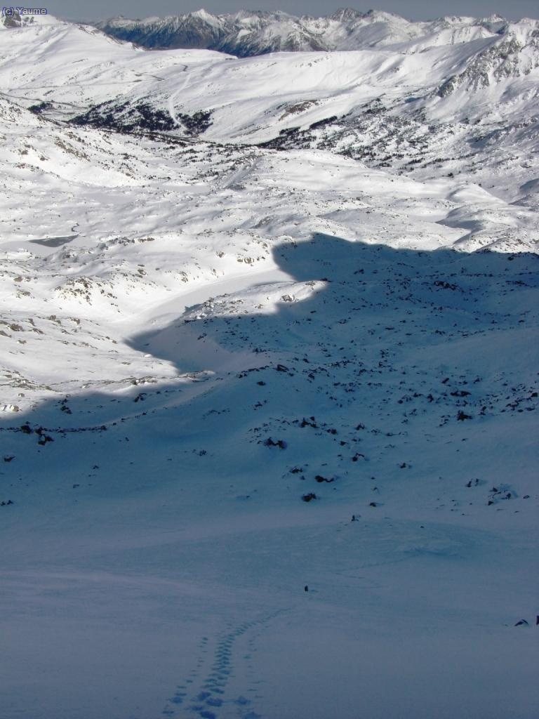 I ara toca baixar (sub&iacute; pa baj&aacute;, &iexcl;vaya tonter&iacute;a!). All&agrave; al mig, es van quedar les raquetes que van dir: prou no vull pujar m&eacute;s!.