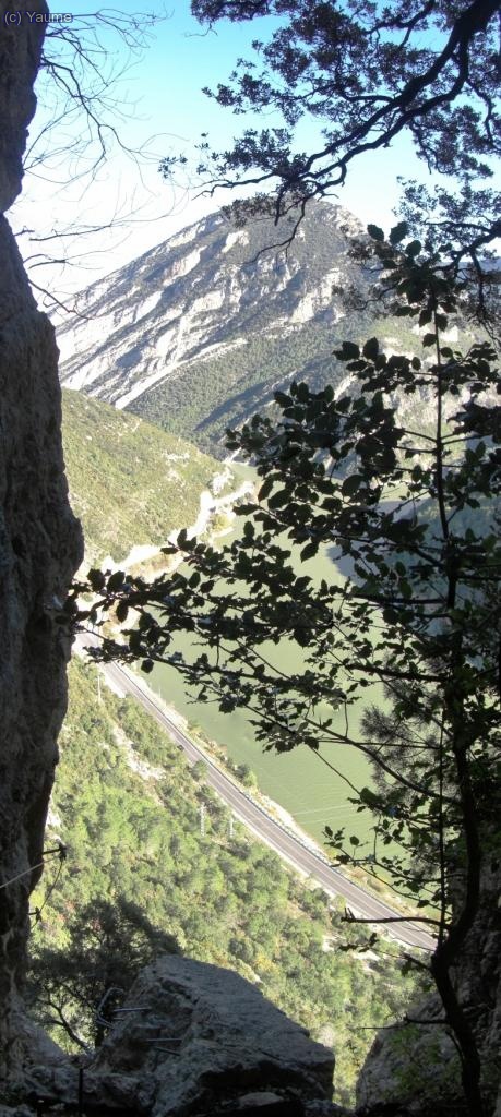 Ben aviat deixem el pant&agrave; all&agrave; baix i la serra de Turp ens fa l