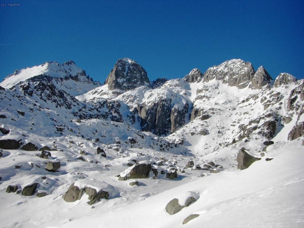Tumeneia, el Pa de sucre i Harl&eacute;, el trio l&aacute;-l&aacute;-l&aacute;.