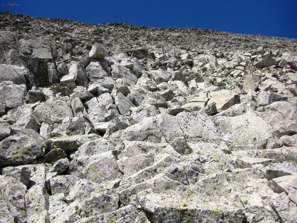 doncs aix&oacute;, pedres i m&eacute;s pedres...