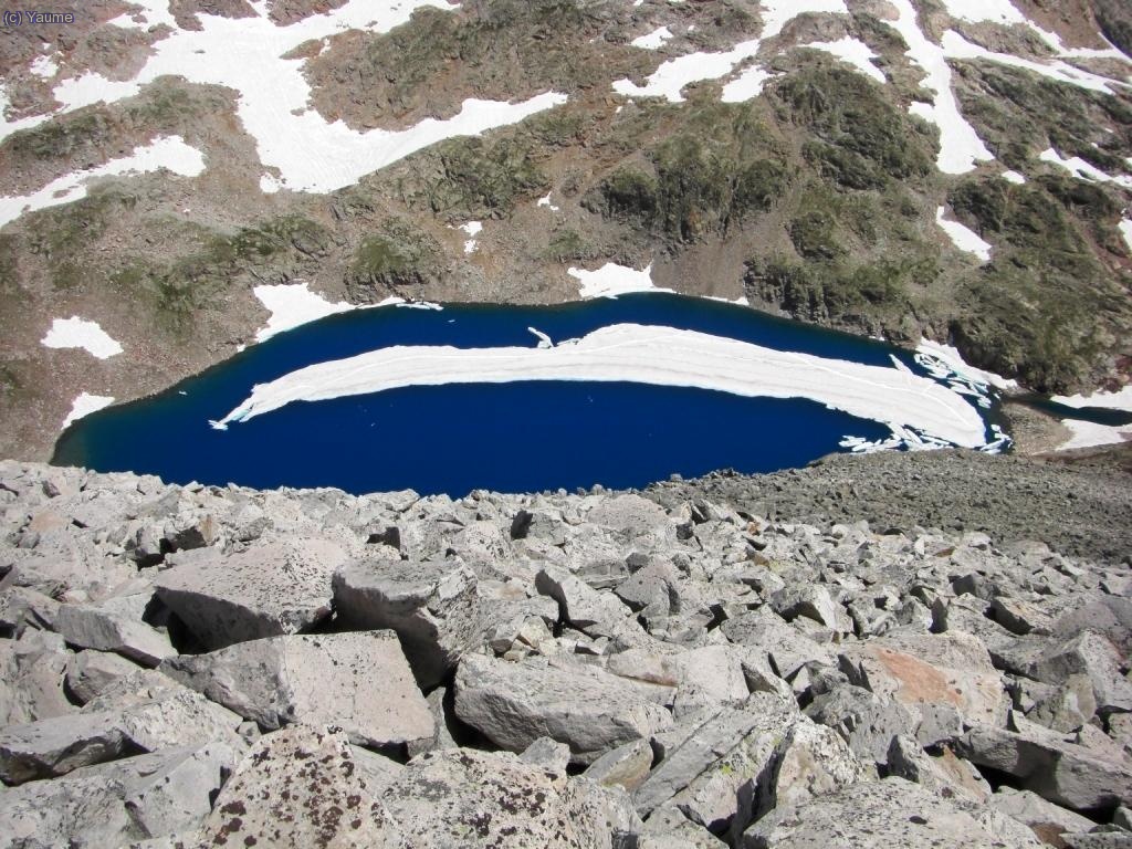 Entre tanta pedra, l