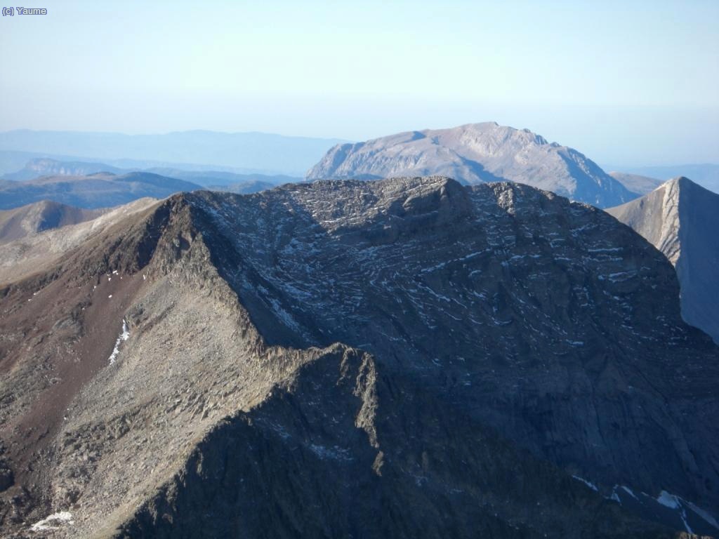 Ballibierna enfarinat i el Turb&oacute; aguaitant la jugada.