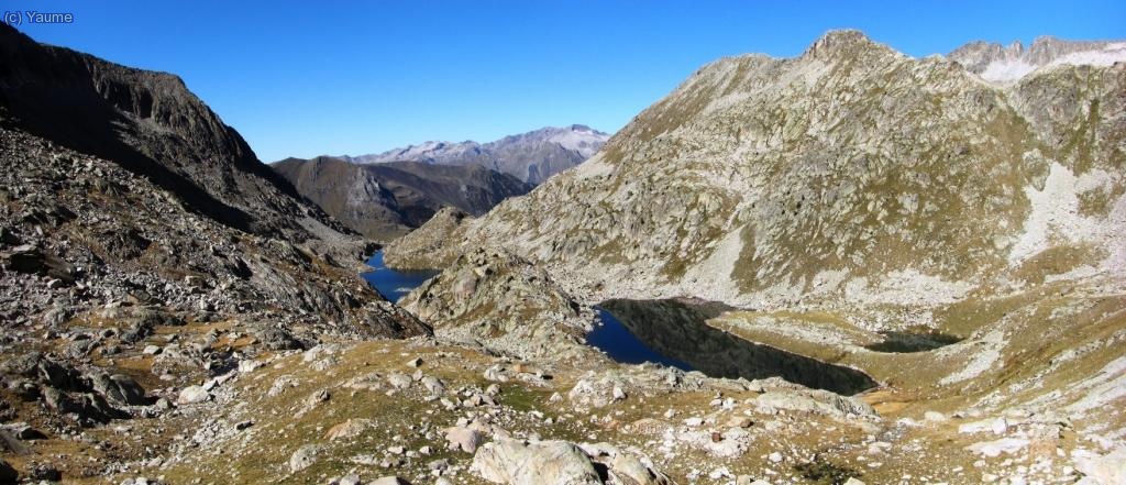 De bell nou, la vall i els estanys de Ballibierna amb el Posets al fons.
