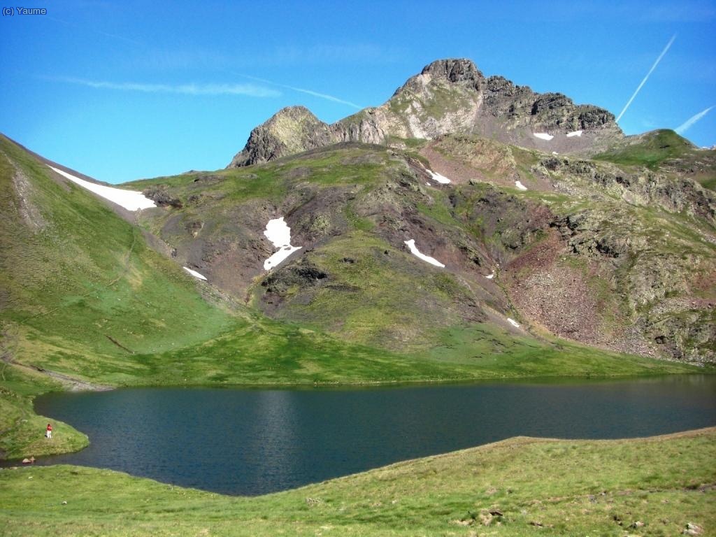 El Lac de Montoliu als peus del Maub&egrave;rme.