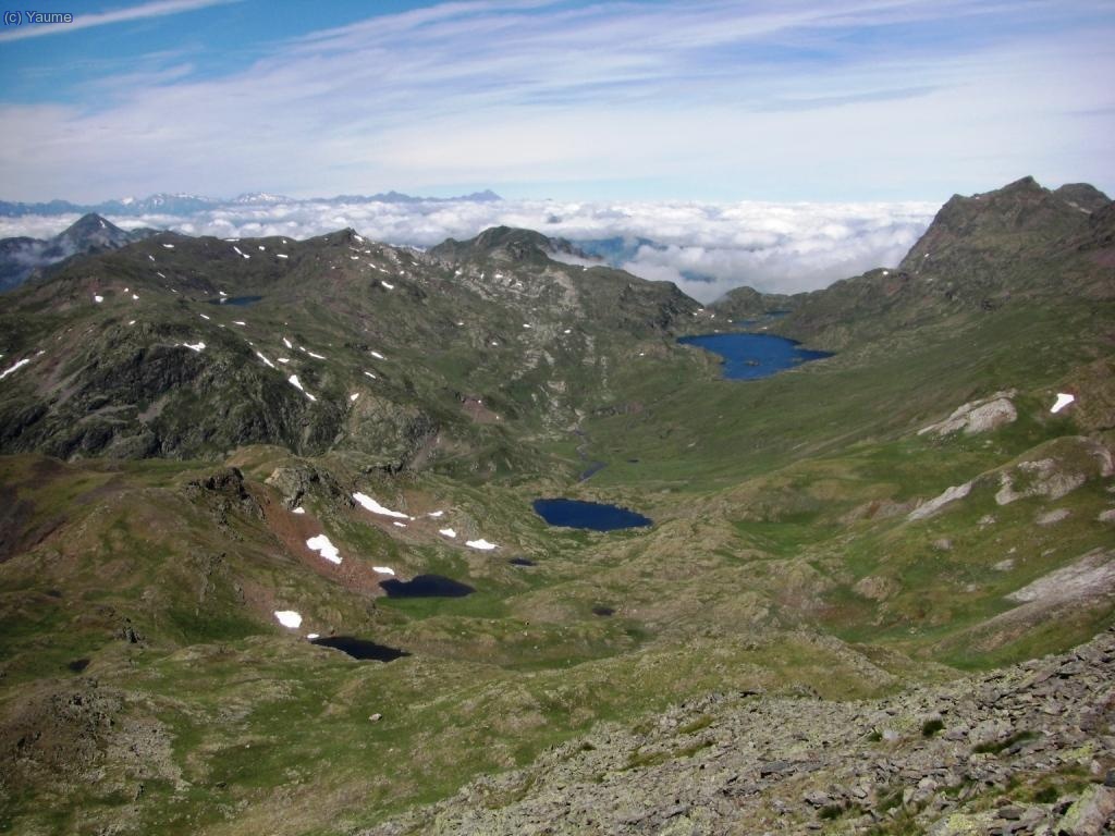A baix, els estanhets de Maub&egrave;rme i l