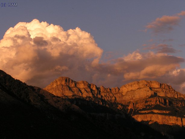 Ultimas luces a las puertas del Ca&ntilde;on de A&ntilde;isclo