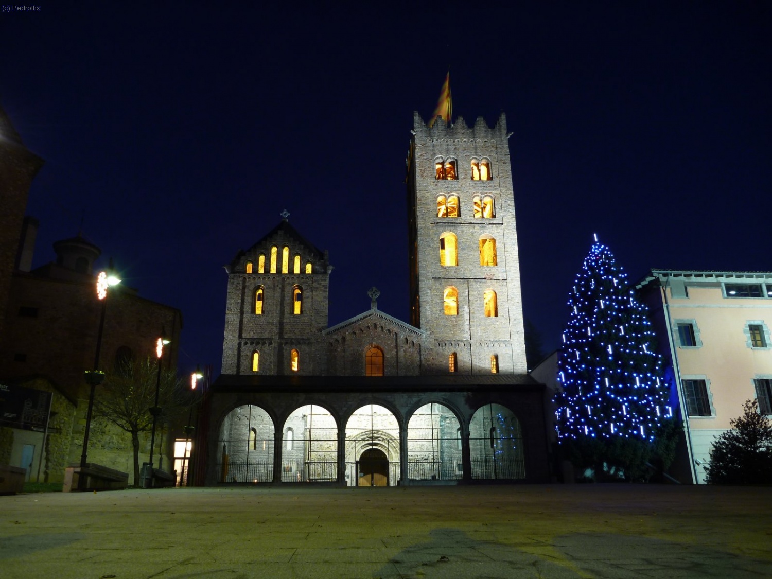 Monasterio de "Santa Maria" Ripoll.
Nos pareci&oacute; la mar de bonito, ala.
