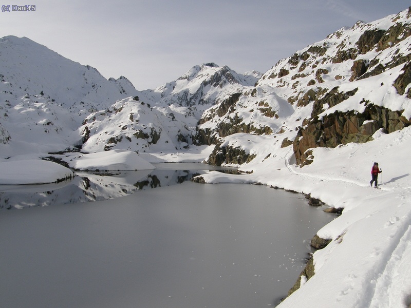 Flanqueig del petit estany del refugi