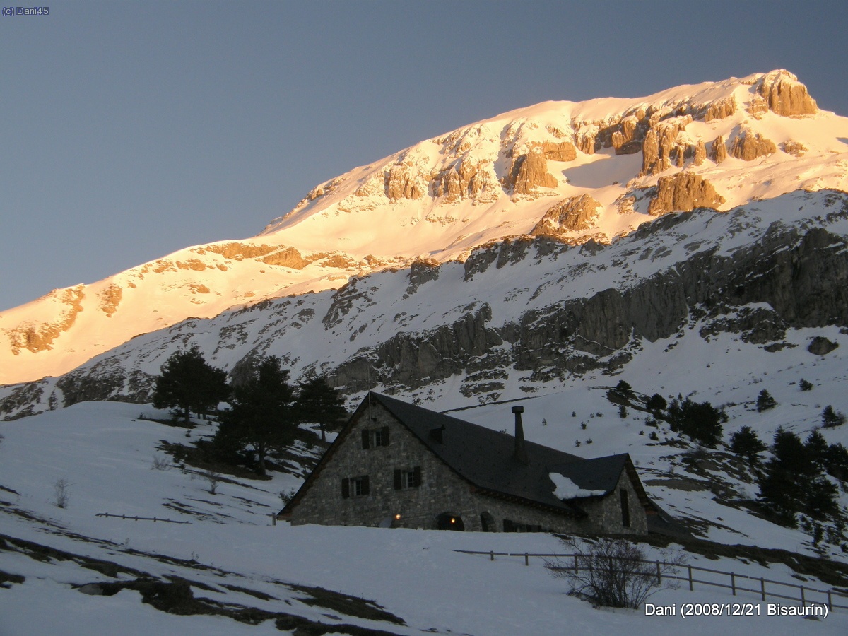 Refugi de Lizara i Bisaur&iacute;n (2.670 m)