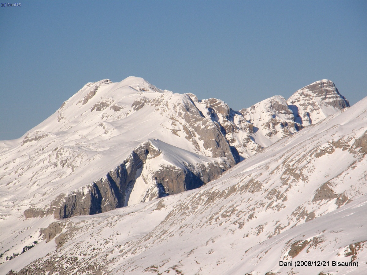Pe&ntilde;a Forca (2.390 m) i Rincon de Alano (2.357 m)