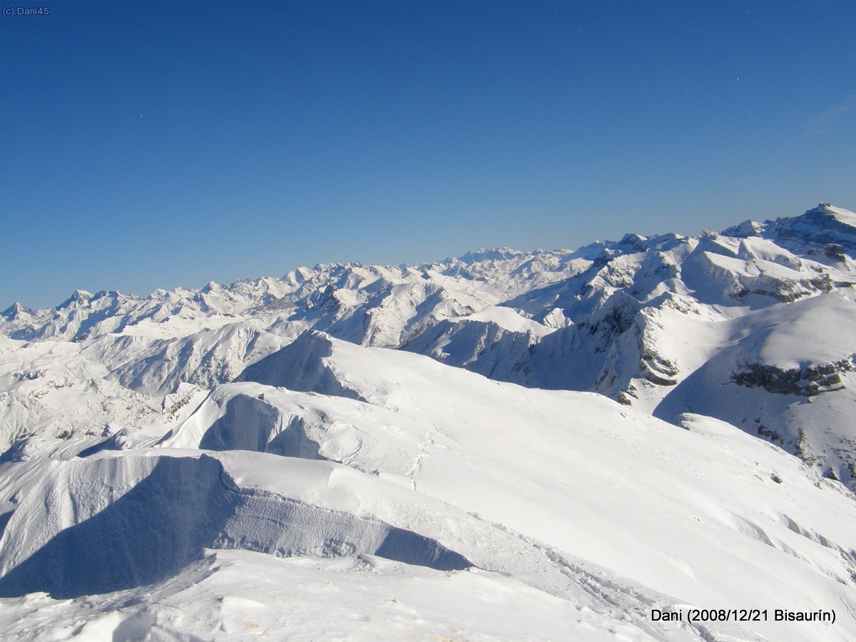 Panor&agrave;mica des del cim cap l