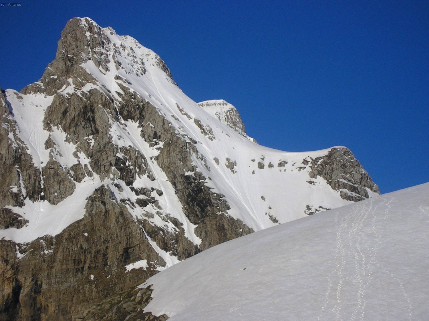 Aproximando hacia la norte del Aspe que luce en su esplendor