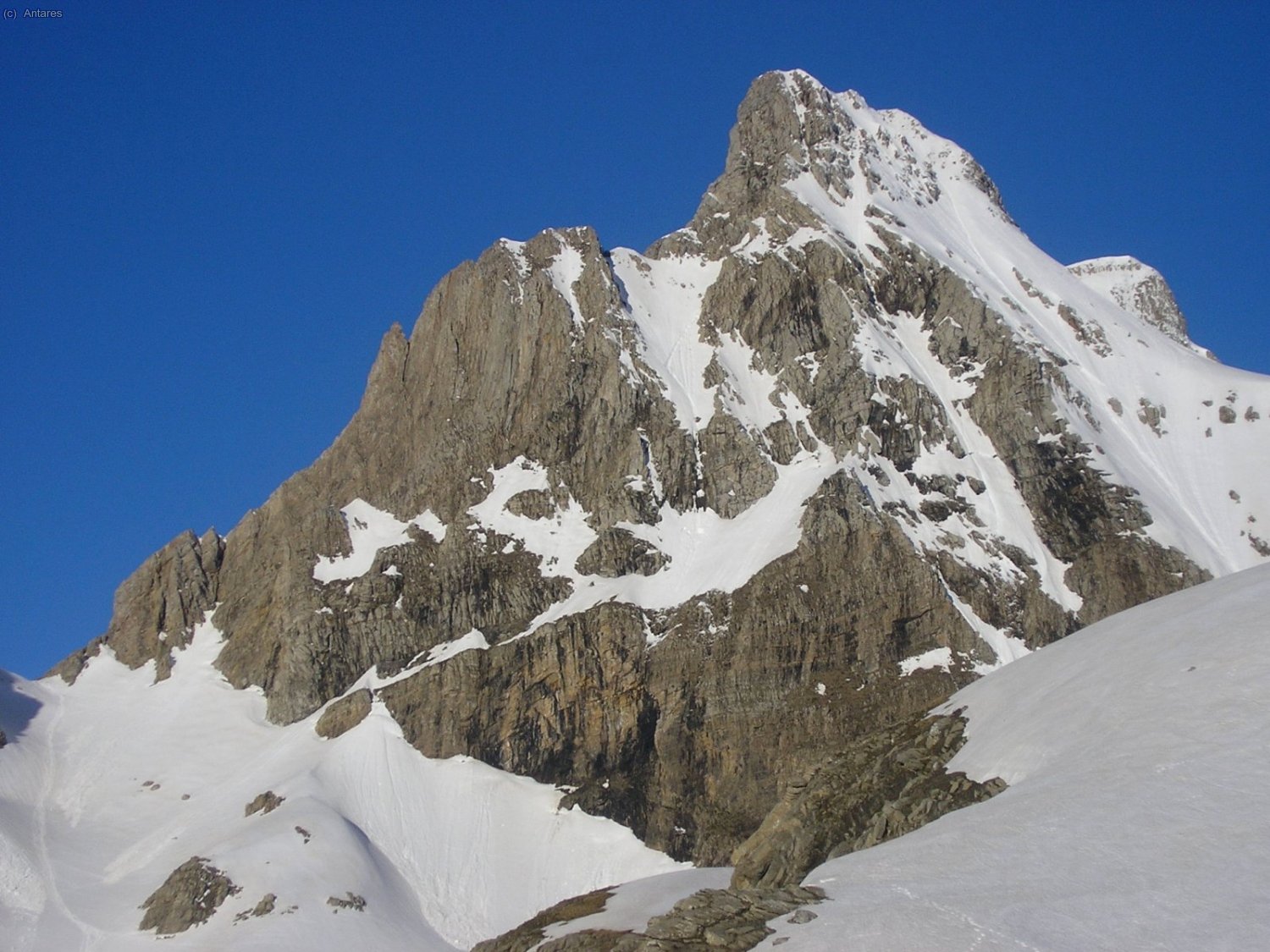 El Aspe y la arista de los Murci&eacute;lagos a la izquierda