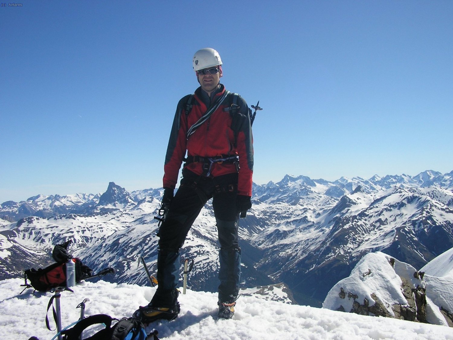 En la cima feliz como una perdiz