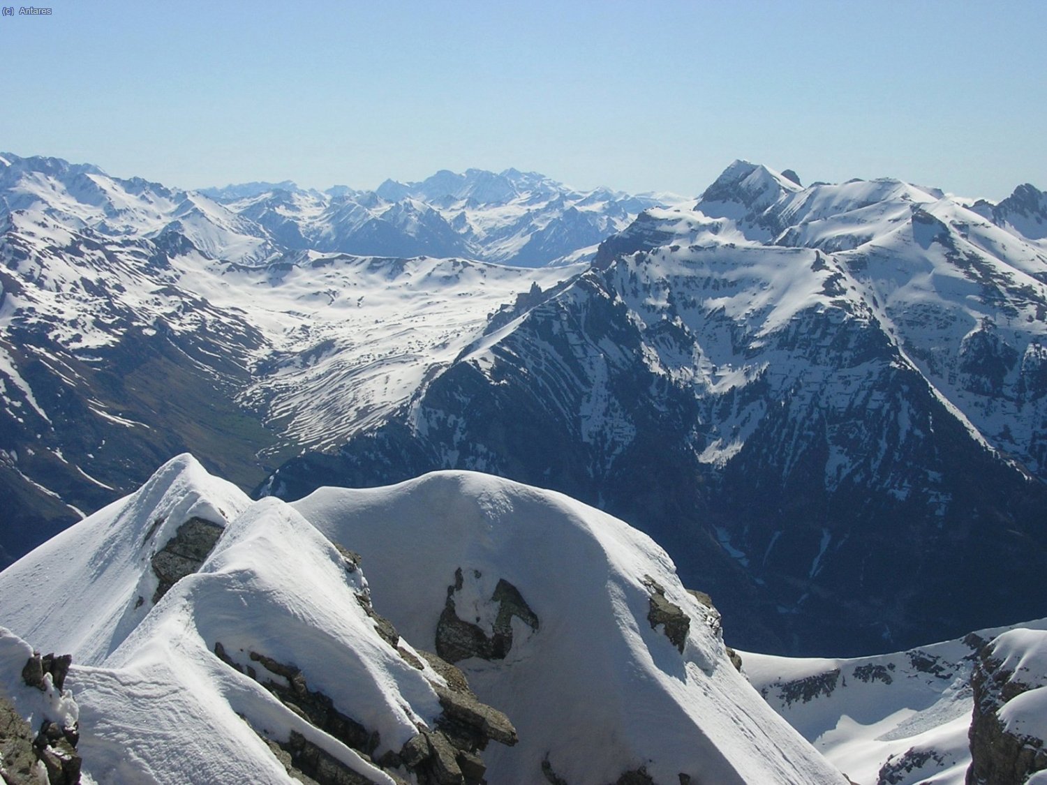 Macizo del Monte Perdido al fondo