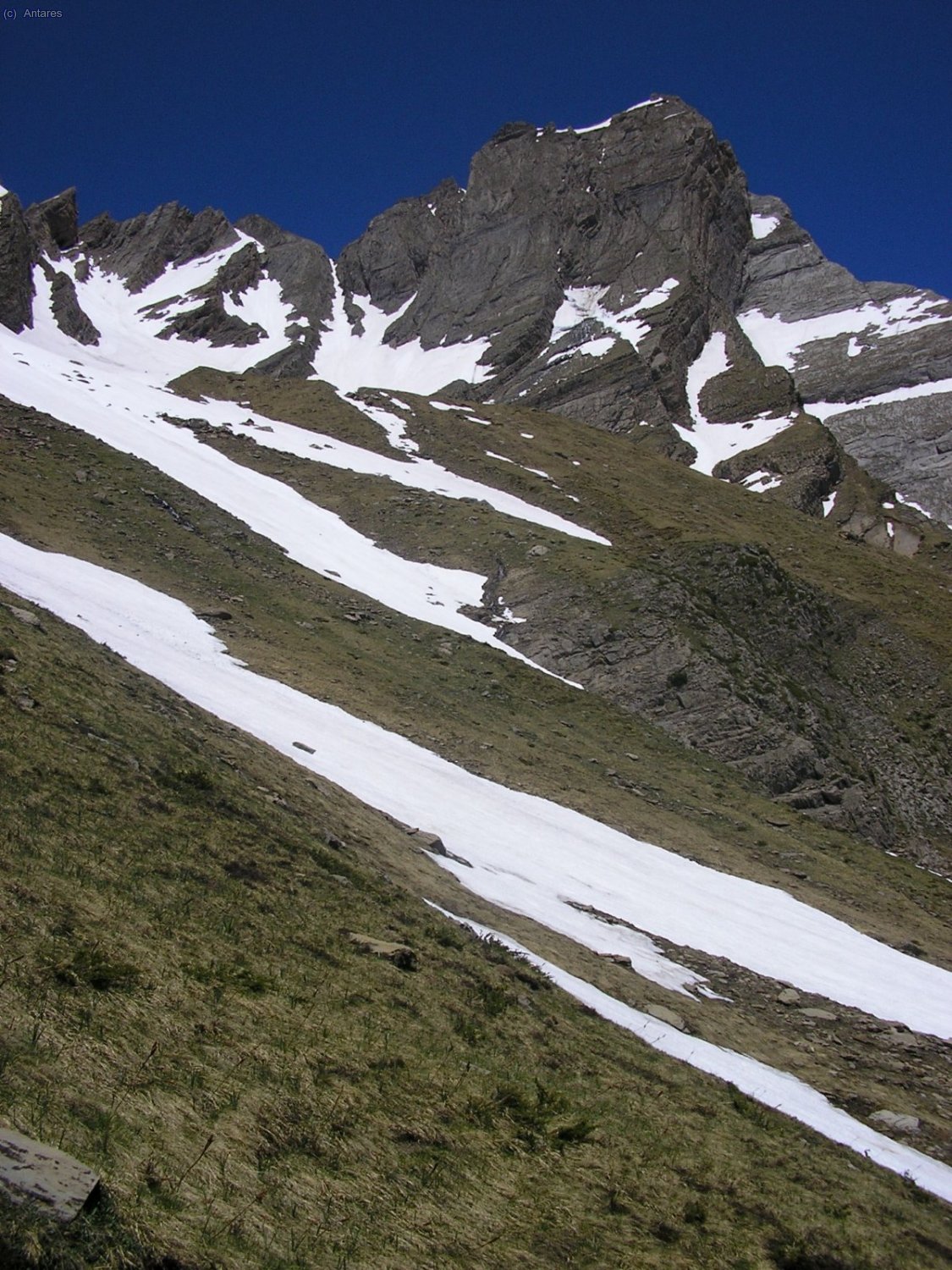 Pared caracter&iacute;sica subiendo hacia el Embudo con una curiosa X
